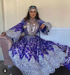 Long Afghani Dresses, Afghan Bridal Dress, Afghan Dresses Traditional, Afghanistan Aesthetic, Afghan Traditional Dresses, Dress Afghani, Persian Dress, Afghan Wedding Dress, Afghanistan Culture