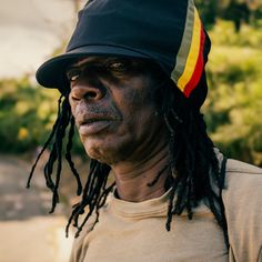 🚨 Discover our official shop www.DreadlocksNation.com 🇯🇲 AFRICA CALLING Honouring Ethiopia through this black Rasta cap adorned with 3 stripes, green, yellow and red. Black cotton lining and elastic headband. JAMROCK COLLECTION. This Rasta cap is a subtle mix between Traditional and New Roots inspired by the African traditional tam. Its sleek design made up of 2 panels and a short visor gives it a touch of modernity. An avant-garde dreadlock hat, a real must-have for an original style. HANDMA Rasta Dreadlocks, Rasta Hat, Sewing Workshop, New Roots, Elastic Headband, Red Green Yellow, Elastic Headbands, Ethiopia, Trucker Cap