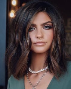 Dark Hair With Highlights, Fall Hair Color For Brunettes, Winter Hair, Dirty Blonde, Fall Hair Color, Hair Color Dark