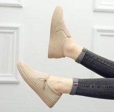 Everyday Fashion Outfits, Platform Loafers, After Hours, Footwear Design Women, Buy Shoes, Loafers For Women, Cute Shoes, Canvas Shoes