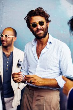 Italy Spring, Gentleman Mode, Herren Style, Ray Ban Men, 2016 Menswear, La Fashion Week, Wearing Sunglasses, Men Street, Street Look