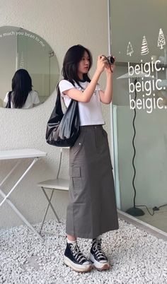 Long Skirt Asian Style, Semi Feminine Outfits, Petite Romantic Style, Skirt Acubi Outfit, Summer Asian Fashion, Summer Outfits Japan Street Styles, Tomboy Skirt Outfit, Vietnamese Fashion Street, Jeans Under Dress Outfit