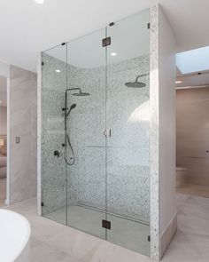 Terazzo shower space for ensuite, featuring dual shower with gunmetal finish for a modern contemporary aesthetic. 

Reece featured products 🛁:
 @ultralivinghomes: Mizu Drift Twin Rail Shower