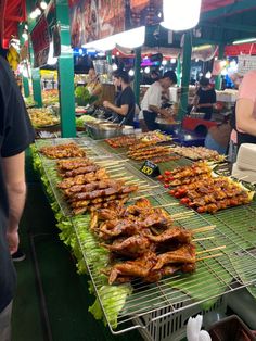 Bangkok, Thailand Street food Bangkok Thailand Street Food, Thailand Food Street, Bangkok Night Market, Thailand Bangkok Aesthetic, Street Market Aesthetic