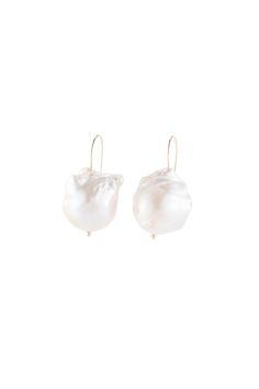 These gold and baroque pearl earrings elevate the everyday. Elegant yet casual, these earrings add instant polish to your outfit! Each pearl is unique, and is subject to its own perfect imperfections. Pearl measures approximately 1/2" and is affixed to a 14-karat hook for easy wear! made in la * This product is crafted with natural pearls, and variations make each piece unique. Item ships within 1 to 2 weeks and is excluded from ALL discounts Unique Pearl Earrings, Upcycled Tote, Pearl Earrings Wedding, Wedding Vision, White Pearl Necklace, Baroque Pearl Earrings, Wedding Vibes, Pearl Choker, Eco Friendly Fabric