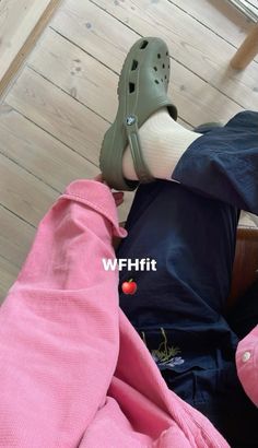 Diy Jibbitz, Summer Ootd, Blush Nails, Outfits Black, Ootd Summer, Streetwear Men, Streetwear Men Outfits, Crocs Shoes, New Wardrobe