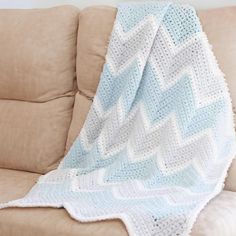 Sky Zigzag Chill Blanket Blanket Sea, Chevron Crochet Blanket Pattern, Crochet Chevron Baby Blanket, Chevron Crochet Patterns, Baby Blanket Crochet Pattern Easy, Change Colors In Crochet, Crochet Blanket Chevron, Crochet Chevron, Chevron Baby Blankets