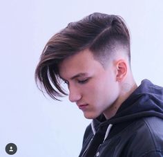 Short Fade Haircut, Dreadlock Hairstyles For Men, Best Barber, Asymmetrical Hairstyles, Booking App, Men Fashion Casual Shirts, The Barber, Haircut Inspiration, Mens Haircuts Short