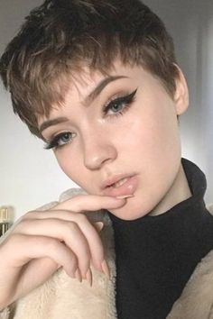 Haircuts For Round Faces, Short Hair Cuts For Round Faces, Pixie Haircut For Round Faces, Round Face Haircuts, Best Short Haircuts, Short Hair Styles For Round Faces, Penteado Cabelo Curto