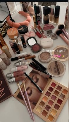 Ig: youssraa.rb1🎀 #makeup #hudabeauty #charlottetilburymakeup #girlpower #instagram #insta #stories #storage #snap Doing Your Makeup Aesthetic, Makeup Stories Instagram, Makeup Story Instagram, Beauty Instagram Story, Beauty Instagram Post, Makeup Content, Makeup Collection Goals, Aesthetic Products, Social Media Content Planner