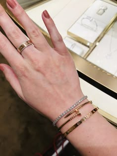 Cartier Stack, October Nail Ideas, Icon Jewelry, Gold Bracelets Stacked, Van Cleef And Arpels Jewelry, Headpiece Jewelry, Luxe Jewelry, Bangles Jewelry Designs