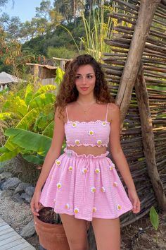 Cute Pink Crochet Dress For Summer, Handmade Cute Crochet Summer Dress, Cute Pink Crochet Dress For Spring, Handmade Crochet Dress For Summer, Handmade Crochet Dress For Spring, Crochet Dress Outfits, Crochet Top Outfit, Easy Patterns, Mode Crochet