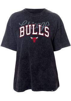 Let everyone know who you root for in this Chicago Bulls Black Washed Oversized Short Sleeve T-Shirt! This Chicago Short Sleeve Tee features a team name and logo on center front. Slight drop shoulder, Straight hem, Soft to touch, Finished seams, Below Hip, Imported Bulls Shirt, New York City Fc, Nba Chicago Bulls, Chicago Shopping, New Era Cap, Team Name, Chicago Bulls, Drop Shoulder, A Team