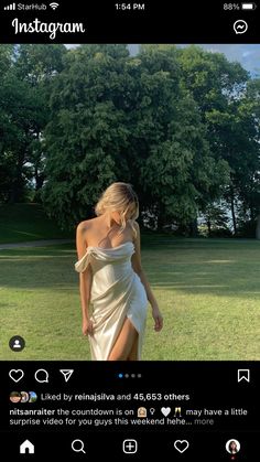 Prom Poses Alone, Individual Prom Poses, Prom Poses Single, Formal Poses, Recreate Photos, Bridget Von Ascheberg, Graduation Board, Prom Pose, Ig Pictures