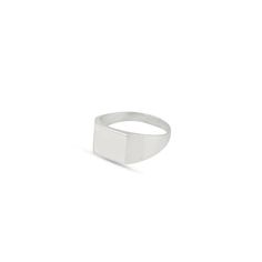 This is a classic square silver signet. A men sterling silver ring that shines for its simplicity. And square geometric male silver signet that can we worn by its self or combined with other rings.Minimal and geometric shapes with their hard angles and edges have long been a source of my inspiration. I always say that the simplicity is the beauty of live.Geometric and minimal jewelry is great for an everyday use. Geometric styles look tidy and chic, with the bonus that they don't get caught on y Rings Minimal, Onyx Ring Men, Urban Jewelry, Ring Square, Black Onyx Ring, Square Rings, Minimal Jewelry, Mens Silver Rings, Onyx Ring