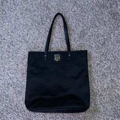 -Tommy Hilfiger -Authentic Tote Bag -New With Tags -Includes Coin Purse -Black -Gold Th Detailing -Feel Free To Reach Out With Any Questions!!! Tommy Hilfiger Black Shoulder Bag For Daily Use, Tommy Hilfiger Tan Shoulder Bag For Shopping, Tommy Hilfiger Black Bags For Daily Use, Tommy Hilfiger Tan Daily Use Bag, Tommy Hilfiger Tan Bag For Daily Use, Tommy Hilfiger Tan Shopping Bag, Black Tommy Hilfiger Bag For Daily Use, Elegant Tommy Hilfiger Shoulder Bag For Travel, Chic Black Tommy Hilfiger Bag