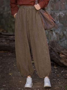 Beschreibung
Diese aus einer Mischung aus Ramie und Baumwolle gefertigten Frühlings-Solid-Loose-Ramie-Bloomers für Damen bieten einen Retro-Stil mit einem elastischen Bund und einem einfarbigen Muster. Entworfen in voller Länge und perfekt für die Frühlings- und Herbstsaison.
Besonderheit


Artikelnummer: 7317355462718
Material: Ramie, Baumwolle
Stil: Retro
Taille: Elastischer Bund
Muster: Fest
Hosenstil: Pumphose
Hosenlänge: Volle Länge
Jahreszeit: Frühling, Herbst

Die Modellgröße: 168 cm, Gew Beige Cotton Harem Pants For Fall, Fall Beige Cotton Harem Pants, Fall Cotton Full-length Harem Pants, Beige Relaxed Fit Harem Pants For Fall, Casual Non-stretch Harem Pants For Fall, Fall Relaxed Fit Brown Harem Pants, Solid Cotton Harem Pants For Fall, Casual Brown Cotton Harem Pants, Brown Cotton Harem Pants For Fall