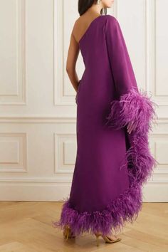 2024 Bride Gown Smock Dress Elegant Purple Feather Single Shoulder Sleeve Evening Gown Saudi Arabia Feather Outfit, Taller Marmo, 2024 Bride, Feather Gown, Crepe Maxi Dress, Long Sleeve Ball Gowns, Evening Gowns With Sleeves, Beautiful Long Dresses, Plum Dress