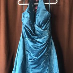 Blue Dress Size 10 Y2k Blue Dress, 2000s Homecoming Dress, Blue Sequins Dress, 2000s Dresses, Black And Gold Gown, Shifting Closet, Hoco 2024, 2000s Dress, Top Prom Dresses