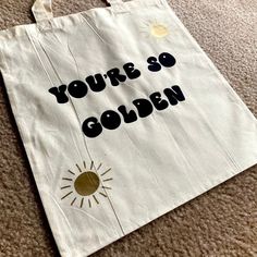 Drawing Ideas Harry Styles, Tote Bag Drawing Ideas, Tote Bag Drawing, Diy Tote Bag Design, Bag Drawing, Handpainted Tote Bags, Harry Styles Memes, Harry Styles Merch, Harry Styles Golden