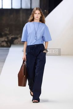 Tod’s Ready To Wear Spring Summer 2025 Milan – NOWFASHION Milan Fashion Week Runway, Androgynous Style, Ready To Wear Fashion, 2025 Fashion, Summer 2025, Fashion Week Runway