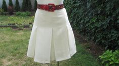 This pretty pleated skirt vintage is perfect for 4 seasons! DETAILS: rare pleated skirt color: white skirt with lining fabric of skirt: missing, but looks like better, than polyester side zipper skirt with lining fabric of lining: polyamide 🔹CONDITION: excellent Measurements lying flat are: Length: 18,3" / 46,4cm Waist: 15,5" / 39,3cm Hips: 18" / 45,7cm - measurements 6" below waist PLEASE NOTE: "Laying flat" means that waist  and hips NEED TO DOUBLED Size on tag: UK12 / 14, but refer to measur Vintage Pleated Skirt, White Pleated Skirt, Pleat Skirt, Zipper Skirt, Skirt Mini, Skirt Vintage, Skirt Skirt, Skirt White, 4 Seasons