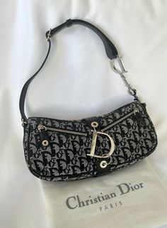 Purses Aesthetic, Aesthetic Purse, Baguette Purse, Brand Name Bags, Vintage Designer Bags, My Style Bags, Unique Handbag, Luxury Bags Collection