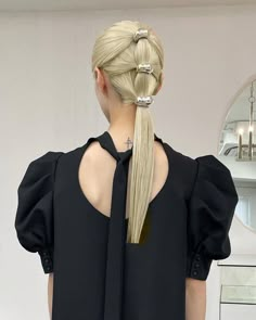 Modern Up Do, Hairstyles Engagement, Clean Editorial, Summer Hairdos, Hairstyle Updo, Hair Print, Grand Place, Effortless Waves, Romantic Hairstyles