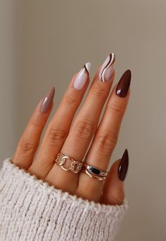 Upgrade your manicure with these 25 elegant brown nail designs that are perfect for fall! From neutral shades to trendy chocolate and coffee colors, these nail art ideas will keep you looking stylish all season long. Easy Nails, Makijaż Smokey Eye, Brown Nails, Nailed It, Nail Arts, Nail Shapes, Nail Accessories