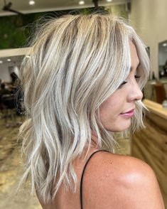 Mid Length Hairstyles For Thinning Hair, Choppy Blonde Hair Medium, Medium Thinning Hairstyles, Midlength Haircuts For Thinning Hair, Medium Length Hairstyles For Thinner Hair, Haircuts For Thinner Hair 2023, Long Layered Haircuts 2023, Best Hairstyles For Women 2023, Short Blonde Layered Hair Choppy Bobs