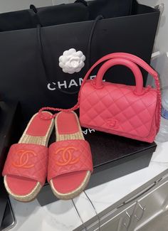 Luxury Lifestyle Fashion, Dr Shoes, Shoes Heels Classy, Cute Couple Gifts, Cute Slippers, Luxury Purses, Fancy Bags, Chanel Espadrille, Girls Boutique