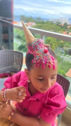 Ice Cream Hair, Crazy Hair Day Ideas, Wacky Hair Day Ideas, Diy Hair Masks, Hat Day, Kelly Osbourne, Hair Masks