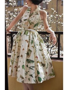 Insect encyclopedia retro dress – remulia Insect Dress, 40s Style Dresses, Vestidos Retro, Floral Cotton Dress, 40s Fashion, Batik Dress, Wedding Guest Outfit Summer, Classy Casual, Halter Maxi Dresses