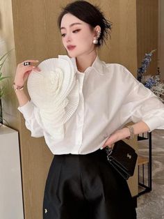 Fabric Cotton White Shirt For Fall Day Out, White Fitted Feminine Shirt, Fitted Feminine White Shirt, Trendy White Shirt For Day Out, Chic White Fall Shirt, Chic White Shirt For Day Out, White Fitted Spring Shirt, Fitted White Spring Shirt, Fitted White Shirt For Spring