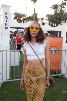 Under the Cali Sun: Coachella Style Coachella Maxi Skirt Outfit, Coachella Style 2023, Festival Outfits With Pants, Coachella Set Up, Chill Coachella Outfits, Beach Festival Makeup, Festival Wear 2023, 2023 Coachella Fashion, 2023 Festival Fashion