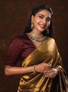 Aishwarya Lakshmi, Aishwarya Lekshmi, Golden Saree, Bridal Sarees South Indian, Saree Wearing, Fancy Sarees Party Wear