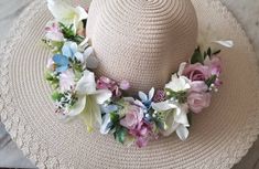 2 in 1 - Stunning wide brim  straw hat and adjustable flowers  hair crown. Perfect for formal events, denim outfit, beach, garden and tea party.  The colors of the flowers can be customized.             Shipping to Europe takes 12-16 days              Shipping to US takes 3-4 weeks. Pink Summer Straw Hat For Garden Party, Summer Pink Straw Hat For Garden Party, Pink Summer Sun Hat For Garden Party, Pink Summer Hat For Garden Party, Adjustable Hat With Round Crown For Summer, Pink Flower Hat For The Beach, Pink Bohemian Sun Hat For Garden Party, Pink Flower Hat For Beach, Bohemian Pink Sun Hat For Garden Party