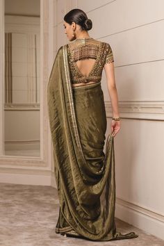 Latest Designer Lehenga, Simple Saree Designs, Green Floral Blouse, Traditional Blouse Designs, Lehenga Designs Simple, Fashionable Saree Blouse Designs, Fancy Sarees Party Wear, Sari Blouse Designs