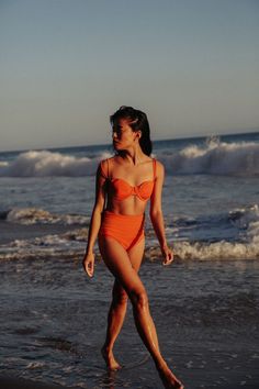 Matching the sunset... Our muse @olivialopez wears the Kumanomi Cup Top and matching Bottoms in Etnico. Olivia Lopez, Unique Bikinis, Fashion Forms, Nikko, Bandeau Top, Matching Top, Classic Looks, Bathing Suits, Perfect Fit