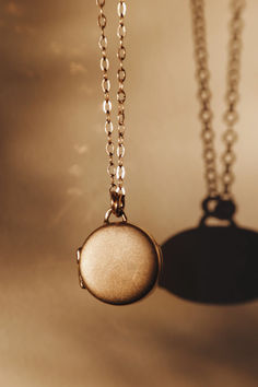 Order by Monday for it to arrive in time for Mother's Day!  A luxury locket with your photos printed onto the metal. Minimal enough to wear everyday and high enough quality to last a lifetime. Made in solid gold or silver. Raw Stone Bracelet, Photo Blend, Simple Chain Necklace, Raw Stone Ring, Sterling Silver Locket, Mother Jewelry, Silver Locket, Gold Locket, Wildest Dreams