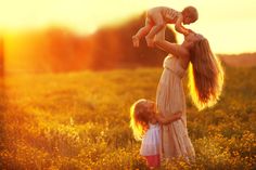 Beautiful photo of Mom and her little ones. Love the light. via 500px.  LOVE THIS PICTURE. Family Inspiration, Foto Baby, Family Posing, Jolie Photo, Family Photoshoot, Mothers Love, Love Photography, Cute Photos, Children Photography