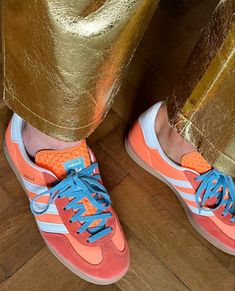 Bright Sneakers Outfit, Orange Shoes Outfit, Trendy Womens Sneakers, Elegant Sneakers, Bright Sneakers, Colorful Sneakers, Women's Shoes Accessories, Orange Shoes