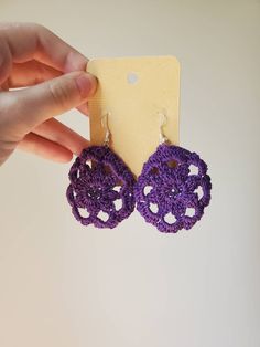 Crochet earrings. These are not my own pattern, but made following the pattern of CrochetBeignet. If you want the pattern, you can find it in her Etsy shop. Cleveland Tn, Aluminum Earrings, Hippie Crochet, Fish Hook Earrings, Valentines Day Hearts, Thread Crochet, Find It, Dahlia, Cleveland