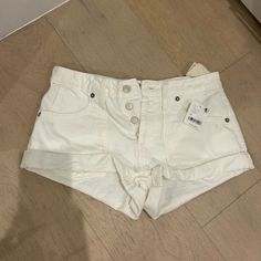 Free People Shorts Size 24 New With Tags White Bottoms With Button Closure For Day Out, White Bottoms With Button Closure For Spring, White Shorts With Button Closure For Spring, Trendy White Bottoms With Button Closure, White Mid-rise Summer Bottoms, White Button Closure Shorts For Spring, High Waist White Bottoms With Button Closure, White High Rise Bottoms For Day Out, White High-rise Bottoms For Day Out