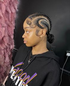 Braids Back Hairstyles Black Women, Trendy Feed In Braids, Feedin Braids Low Bun, Black Women Feed In Braid Styles, Braids To The Back For Black Women Bun, Feed In Braids With Bun In Back, Braided Hairstyles To The Scalp, Braid On Scalp Hairstyles, Straight Back Bun Braids