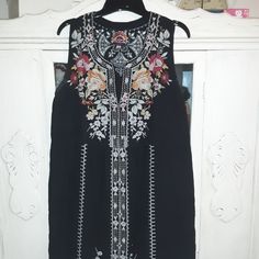 Black 100% Linen, Sleeveless Dress With Embroidery On Both Front And Back. V-Neckline And Pullover Style. Simply Lovely. Euc Spring Sleeveless Embroidered Dress, Spring Sleeveless Dress With Intricate Embroidery, Sleeveless Embroidered Dress For Spring, Sleeveless Embroidered Dress With Embroidered Neckline, Spring Bohemian Black Sleeveless Dress, Bohemian Black Sleeveless Dress For Spring, Black Bohemian Sleeveless Dress With Floral Print, Black Embroidered Dress For Summer, Black Embroidered Dress For Spring