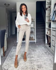 Comfy Business Professional Outfits, Neutral Business Professional Outfits, Neutral Business Outfits, Womens Conference Outfit, Conference Attire Women, Trousers Office Outfit, Conference Outfits Women, Businesses Casual, Female Office Outfits