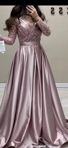 Gown Dress Party Wear, Simple Frock Design, Party Wear Gowns, Long Frock Designs, Gown Party Wear, Long Gown Design, Simple Frocks, Simple Gowns, Gowns Dresses Elegant