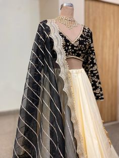 Beige Lehenga Simple, Black Satin Lehenga, Lehenga For Diwali, Simple Lehenga Designs Classy, Unique Lehenga Designs, Simple Lehenga Designs, Shadi Outfits, Lehenga Simple