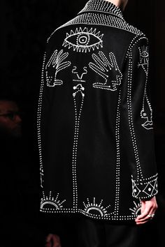 Valentino Fall 2016 Menswear Fashion Show Details Fall Coats, Fall Fashion Coats, Design Moda, 2016 Menswear, A Jacket, Prince Charming, Fall 2016, Looks Style, Mode Inspiration